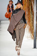 kenzo - paris fashion week 2010 - Wavy hair