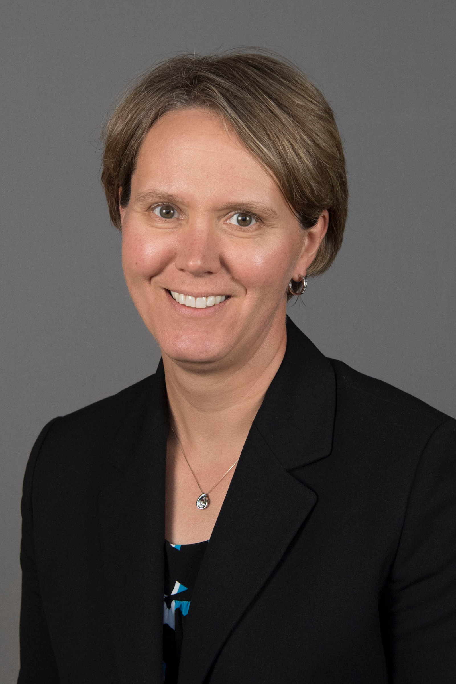2017WBB_LynnHolzman_headshot_20171214.jpg