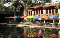 Riverwalk-san-antonio