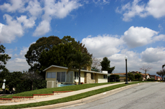Suburban_house_on_the_corner