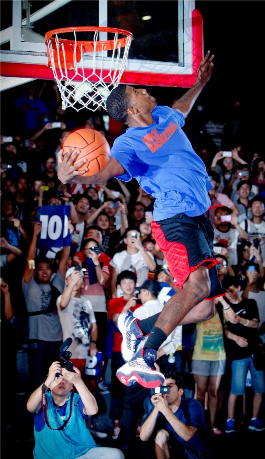 Heng Wang wins basketball dunk showcase at Nike+ Festival of Sport 2012