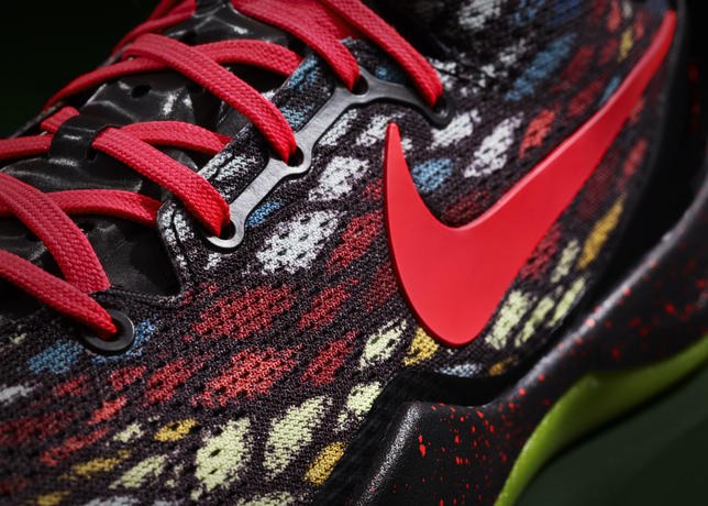 KOBE 8 SYSTEM Xmas detail