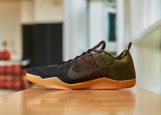  KOBE 11 Blackhorse