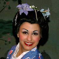 Robin Mahon :: soprano, assistant-choreographer