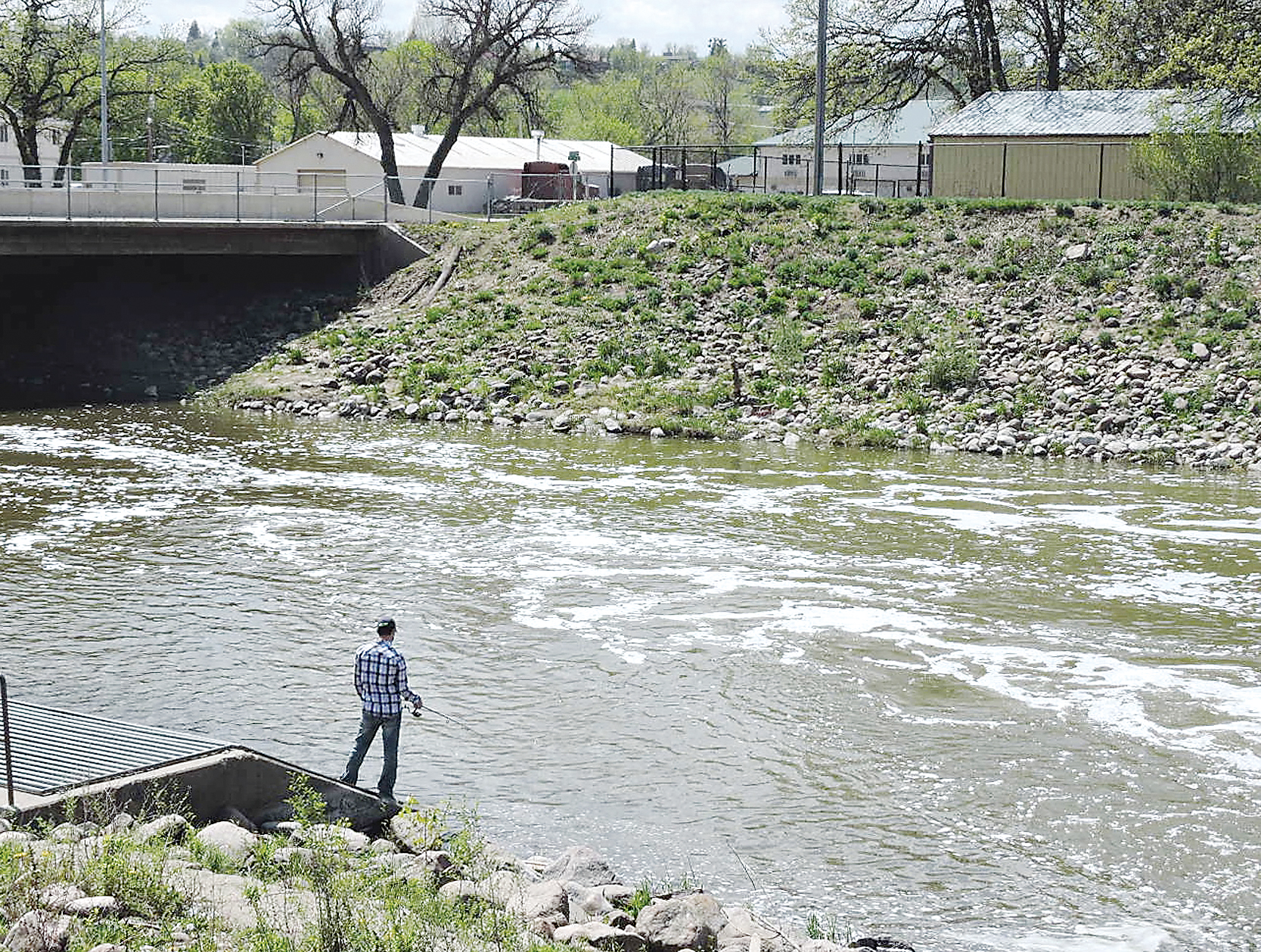 Souris River fishermen cited News, Sports, Jobs Minot Daily News