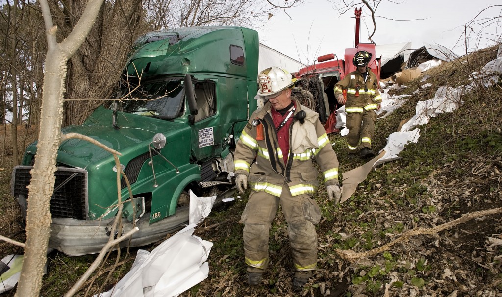 Crash halts traffic on I81 News, Sports, Jobs The Northern