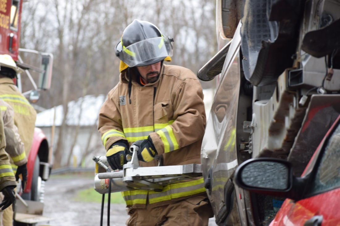 Gowanda fire dismantles car to train, demonstrate for RecruitNY News