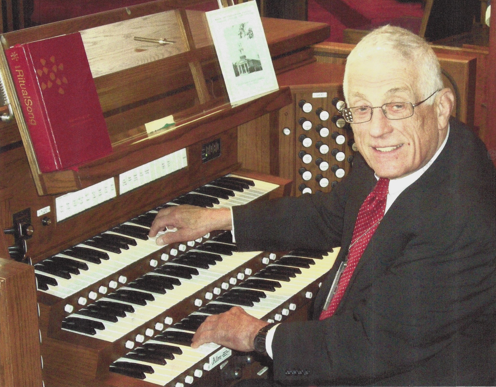 Arlington Cemetery organist performed at 35,000 funerals News, Sports