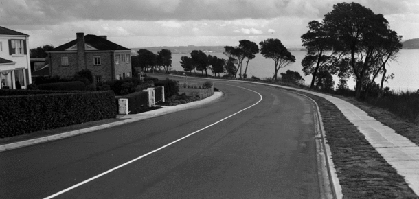 Magnolia_blvd_at_howe_sma_52920