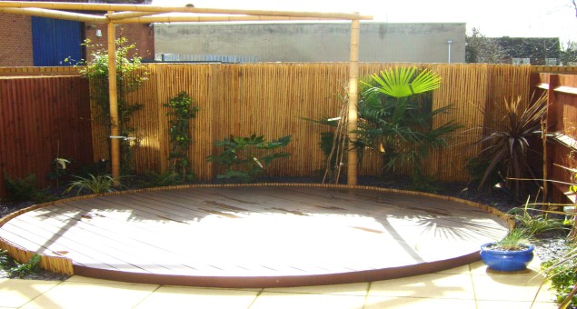 Our client had a good idea of what she wanted – some decking, some paving, a bamboo pergola, contemporary lighting and some architectural planting.
