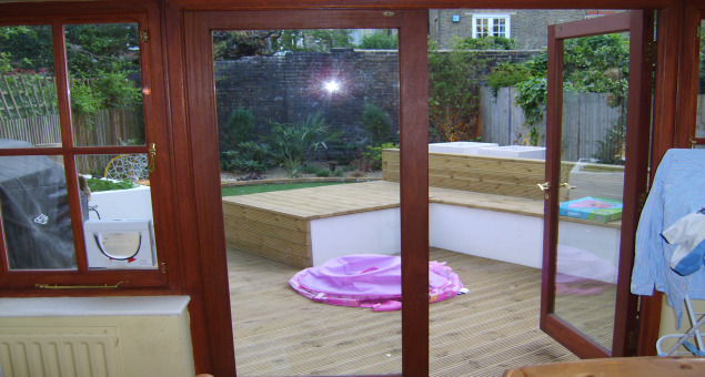 Coming from Australia, our couple really missed the outside space for barbecuing and entertaining. In order to maximise both the apparent, and actual, space in the garden a design based around diagonal lines was employed for the decking area nearest to the house, leading the eye back and forth across the space. 