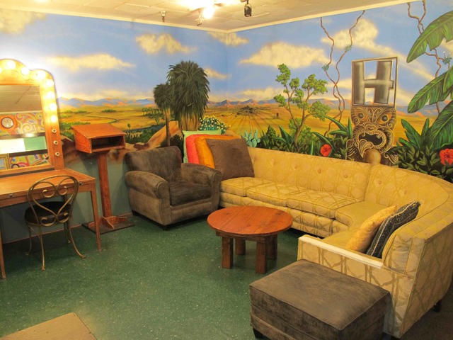 Green_room.slide