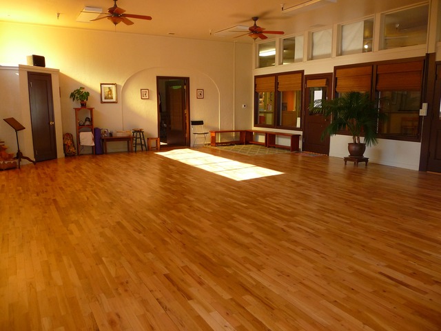 Dance_studio.slide