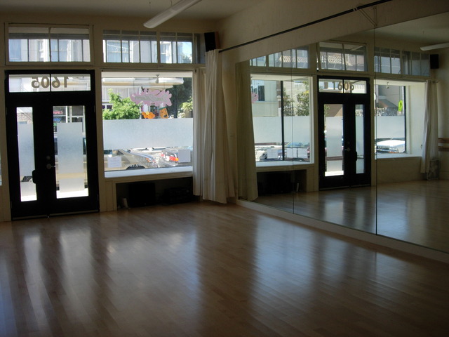 Studio_inside.slide