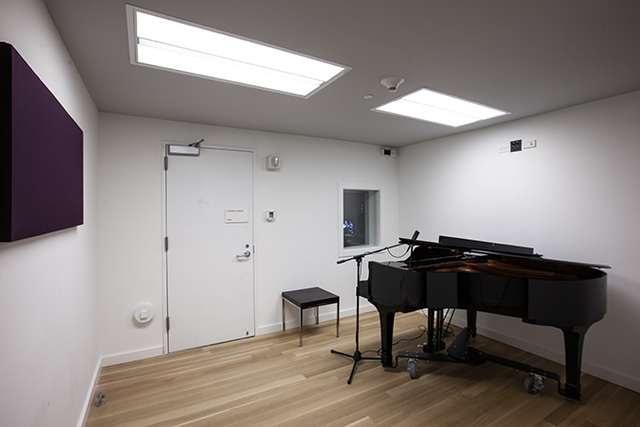 Vocal_studio_701_(2_of_3).slide