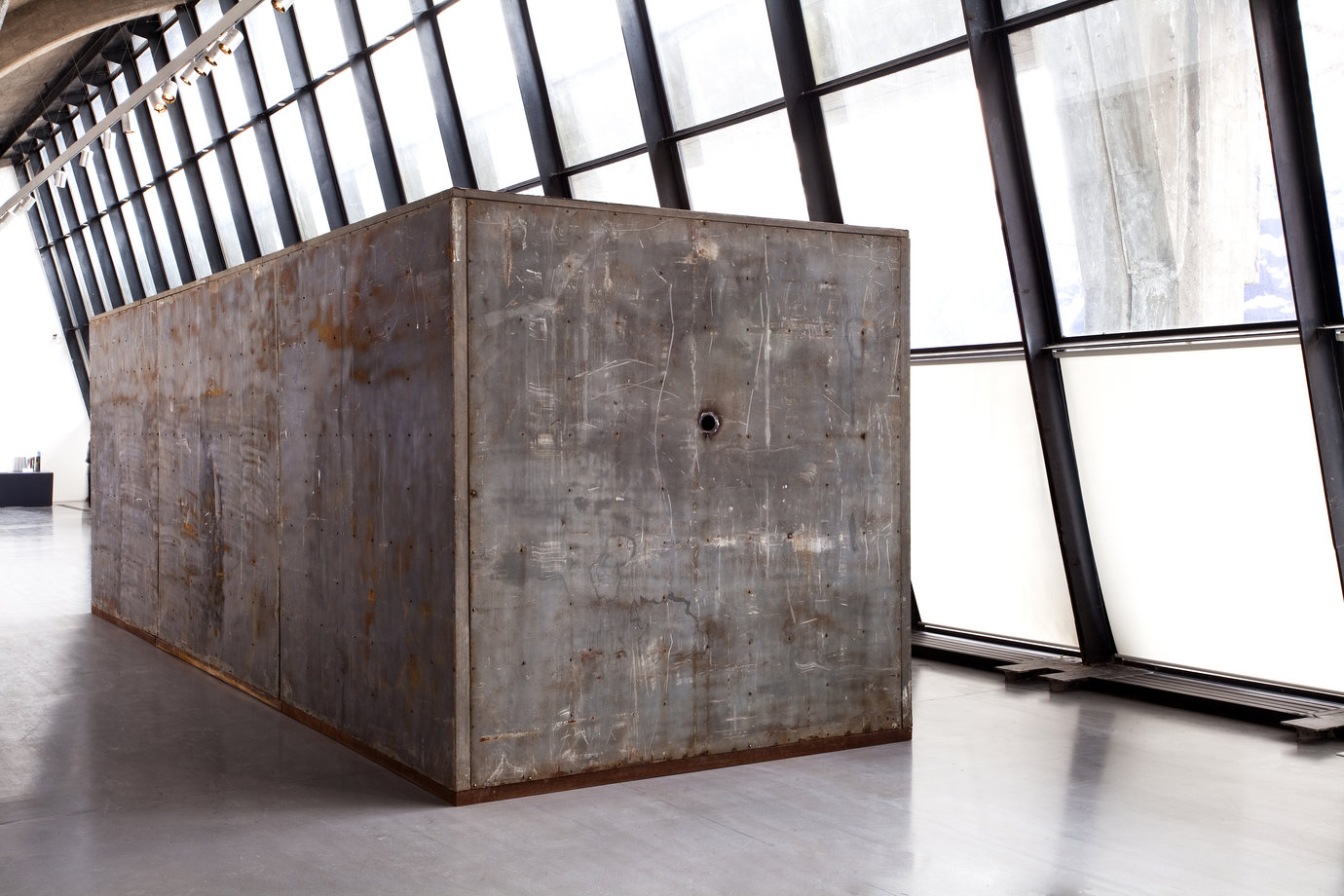 , 2011. Installation, 260 x 800 x 251 cm.