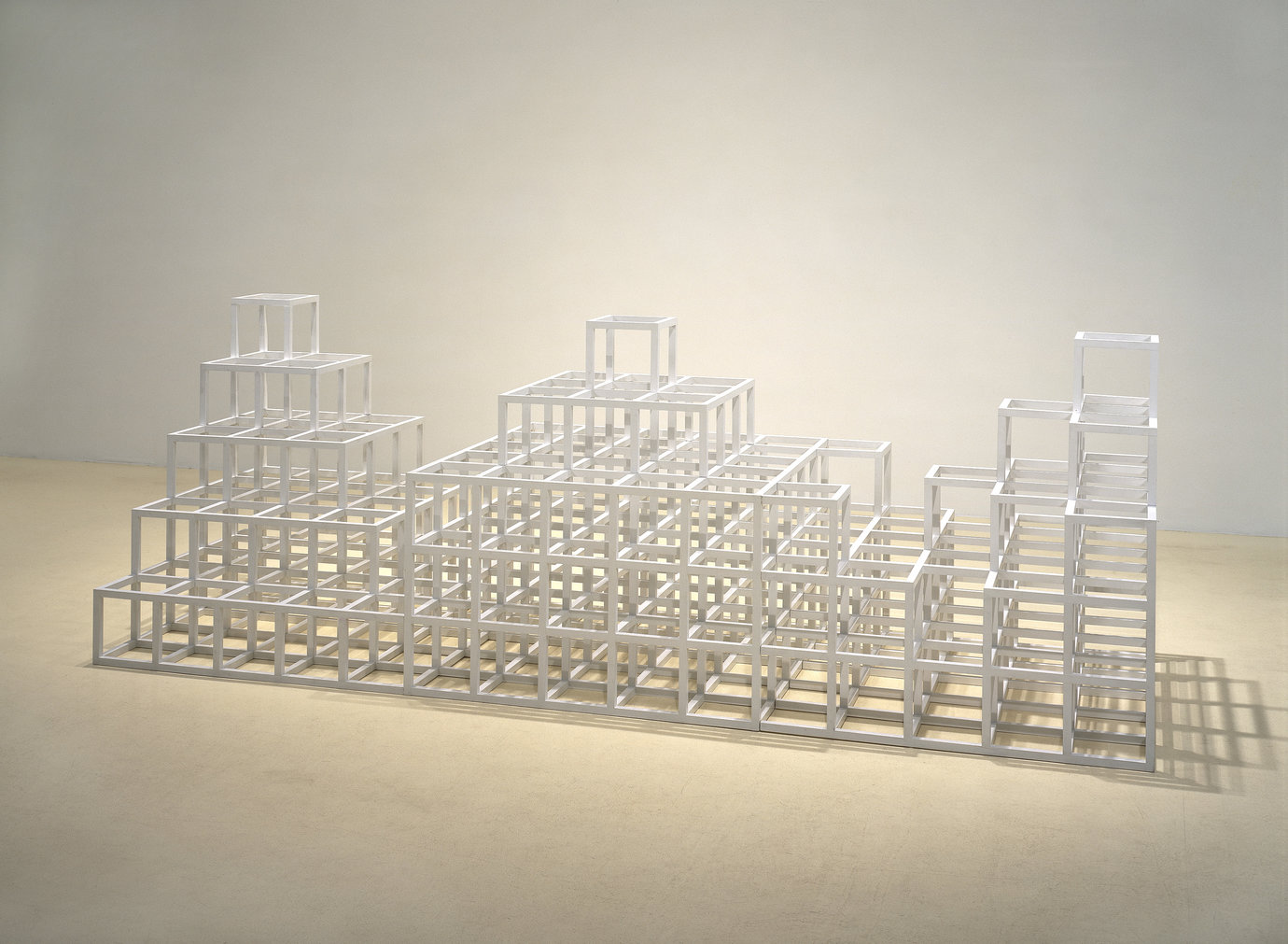 , 1986. Painted wood, 4' 3/4" x 11' 11-1/2" x 4' 1/2" (123.8 cm x 364.5 cm x 123.2 cm).
