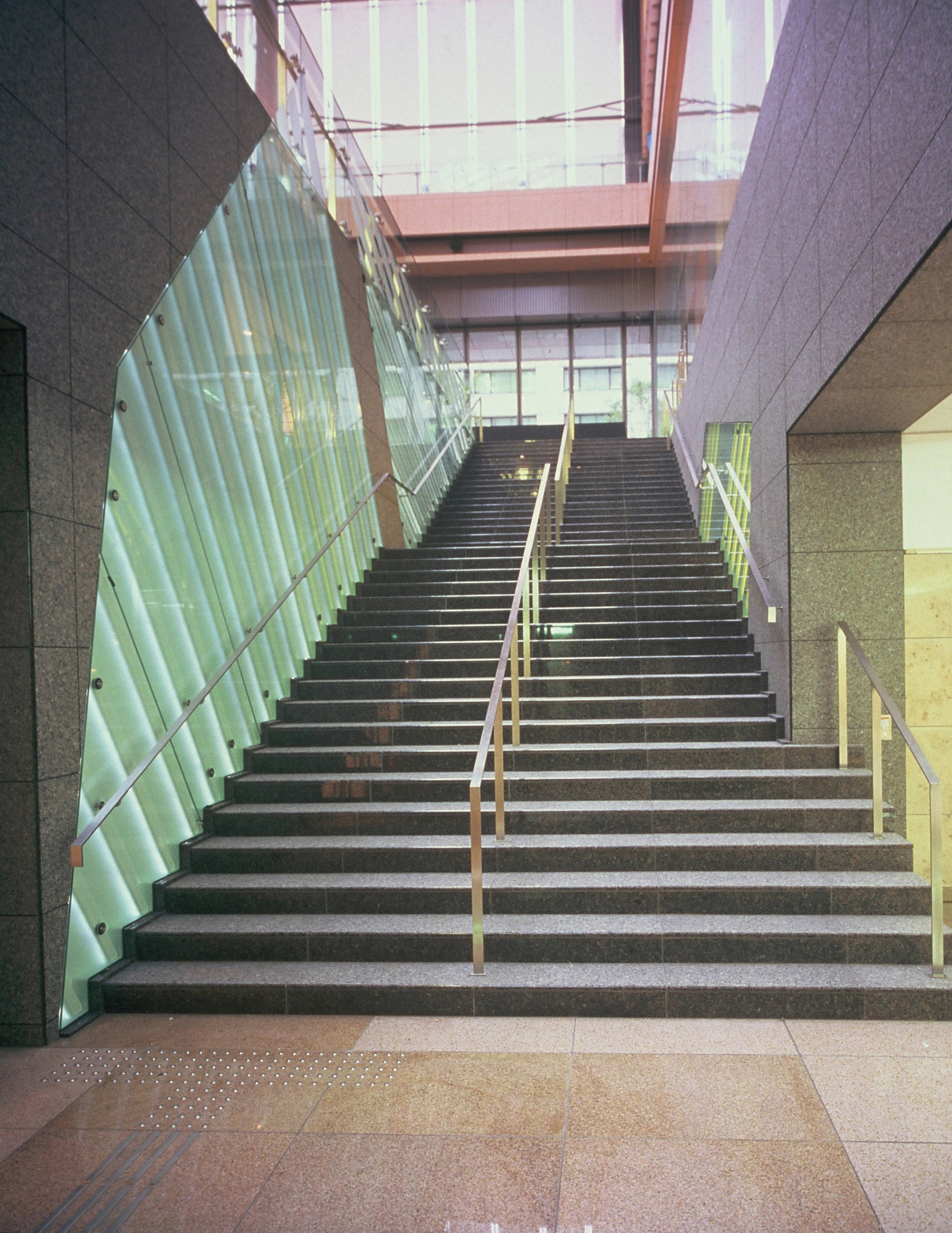 , 2001-2002. 