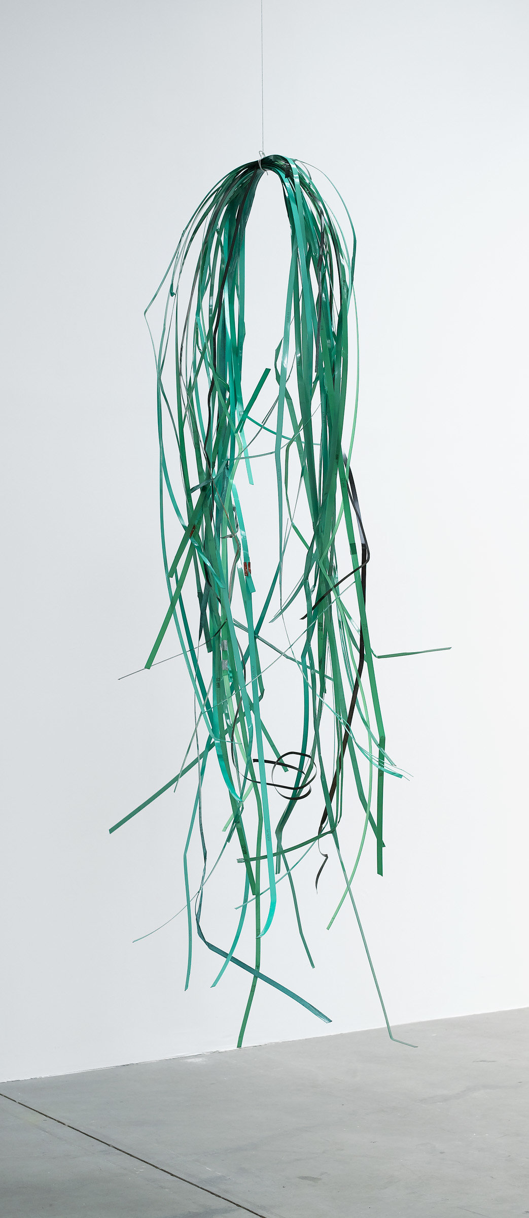 , 2007. Plastic strapping, metal strapping, cotton twine, and screw, 96" x 32" x 32" (243.8 cm x 81.3 cm x 81.3 cm).