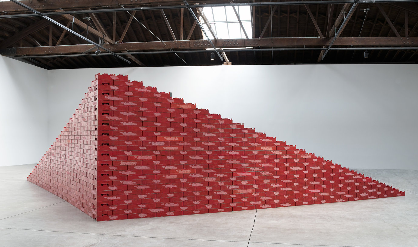 , 2005. Plastic soda cases, 7' 6" x 29' 6-3/8" x 16' 4-7/8" (228.6 cm x 900.1 cm x 500.1 cm).