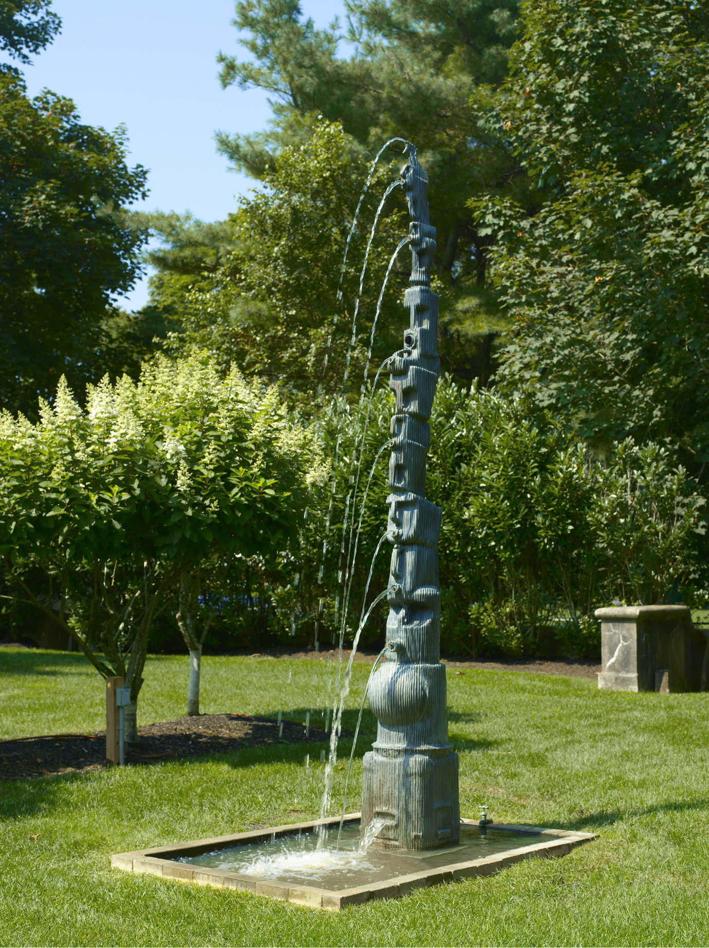 , 2007. Bronze fountain, 12' x 1' 5" x 1' 5" (365.8 cm x 43.2 cm x 43.2 cm).