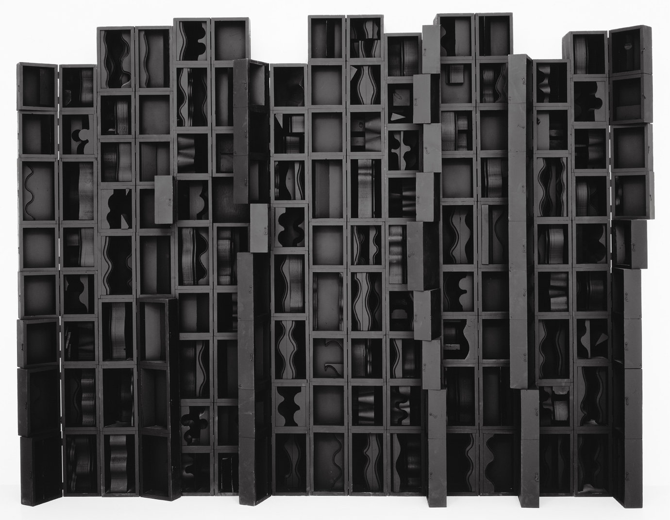 , 1979. Wood painted black, 8' 6" x 10' 7" x 1' 4" (259.1 cm x 322.6 cm x 40.6 cm), 9 elements plus base, 10 parts total.