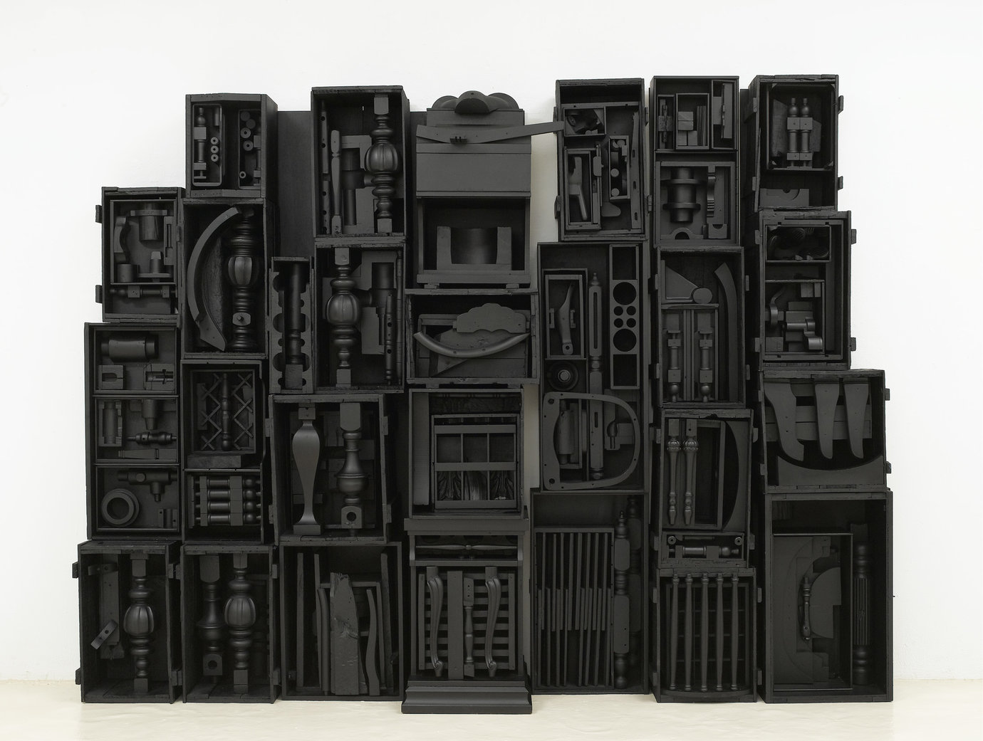 , 1964. Wood painted black, 8' 4" x 10' 11-1/2" x 1' 6-3/4" (254 cm x 334 cm x 47.6 cm), 16 elements plus 2 part base, 18 parts total.