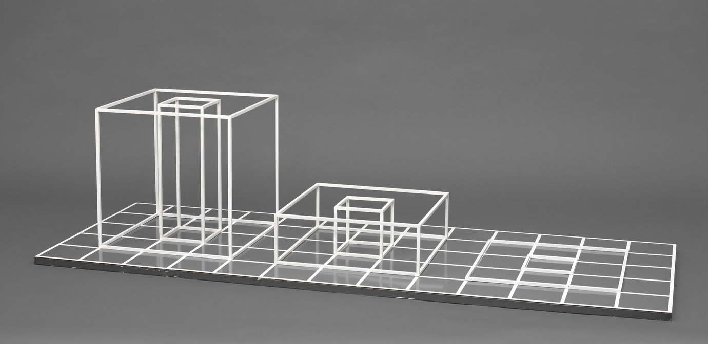 , 1966. Enamel on steel, 20-1/2" x 82-1/4" x 31-7/8" (52.1 cm x 208.9 cm x 81 cm).