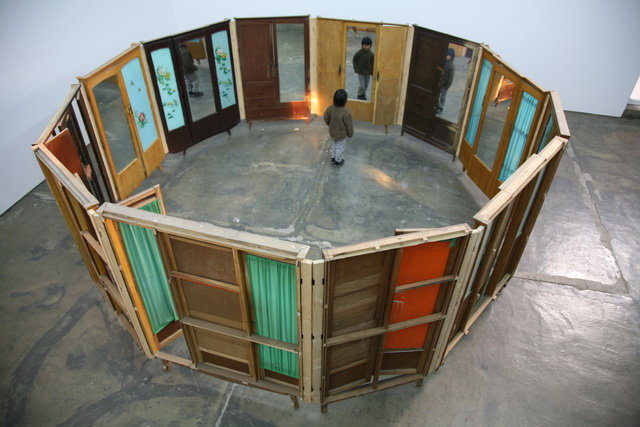 . Wardrobe door, diameter 500 cm; height 185 cm .