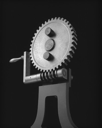 , 2004. gelatin silver print, 58-3/4" x 47" (149.2 cm x 119.4 cm).