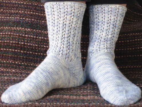 http://d24b8wp6jbsvpy.cloudfront.net/pattern_picture_w496s/13581/171_-_Squiggle_Sock.pdf-1main.jpg