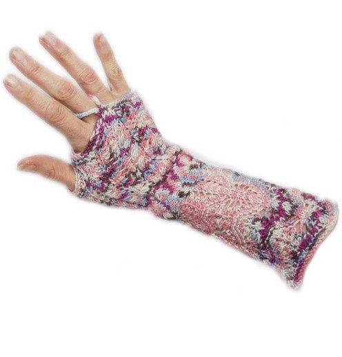 http://d24b8wp6jbsvpy.cloudfront.net/pattern_picture_w496s/13795/Lace_and_Cable_Mitts.pdf-1main.jpg