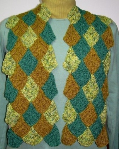 https://d24b8wp6jbsvpy.cloudfront.net/pattern_picture_w496s/17068/Koigu_Leaf_Motif_scarf.pdf-1main.jpg