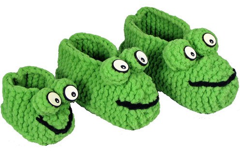 http://d24b8wp6jbsvpy.cloudfront.net/pattern_picture_w496s/25055/Froggy_Slippers_1.jpgmain.jpg