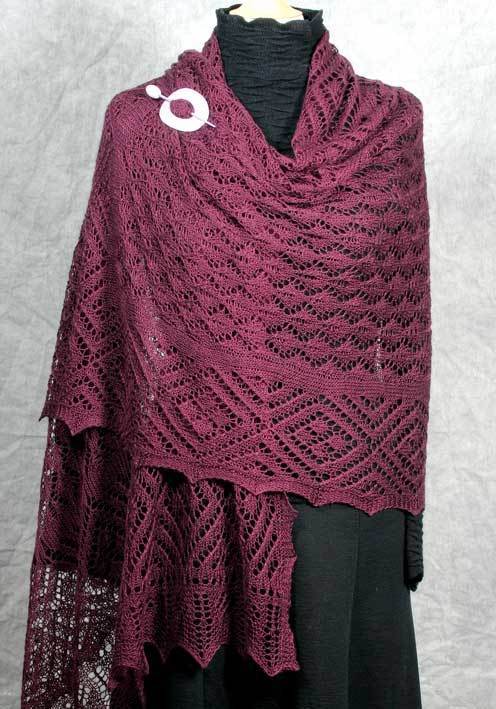 https://d24b8wp6jbsvpy.cloudfront.net/pattern_picture_w496s/81115/field_of_feathers_stole.jpg