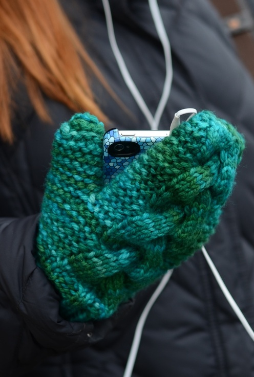 https://d24b8wp6jbsvpy.cloudfront.net/pattern_picture_w496s/96621/Dec1-Mitten1.jpg