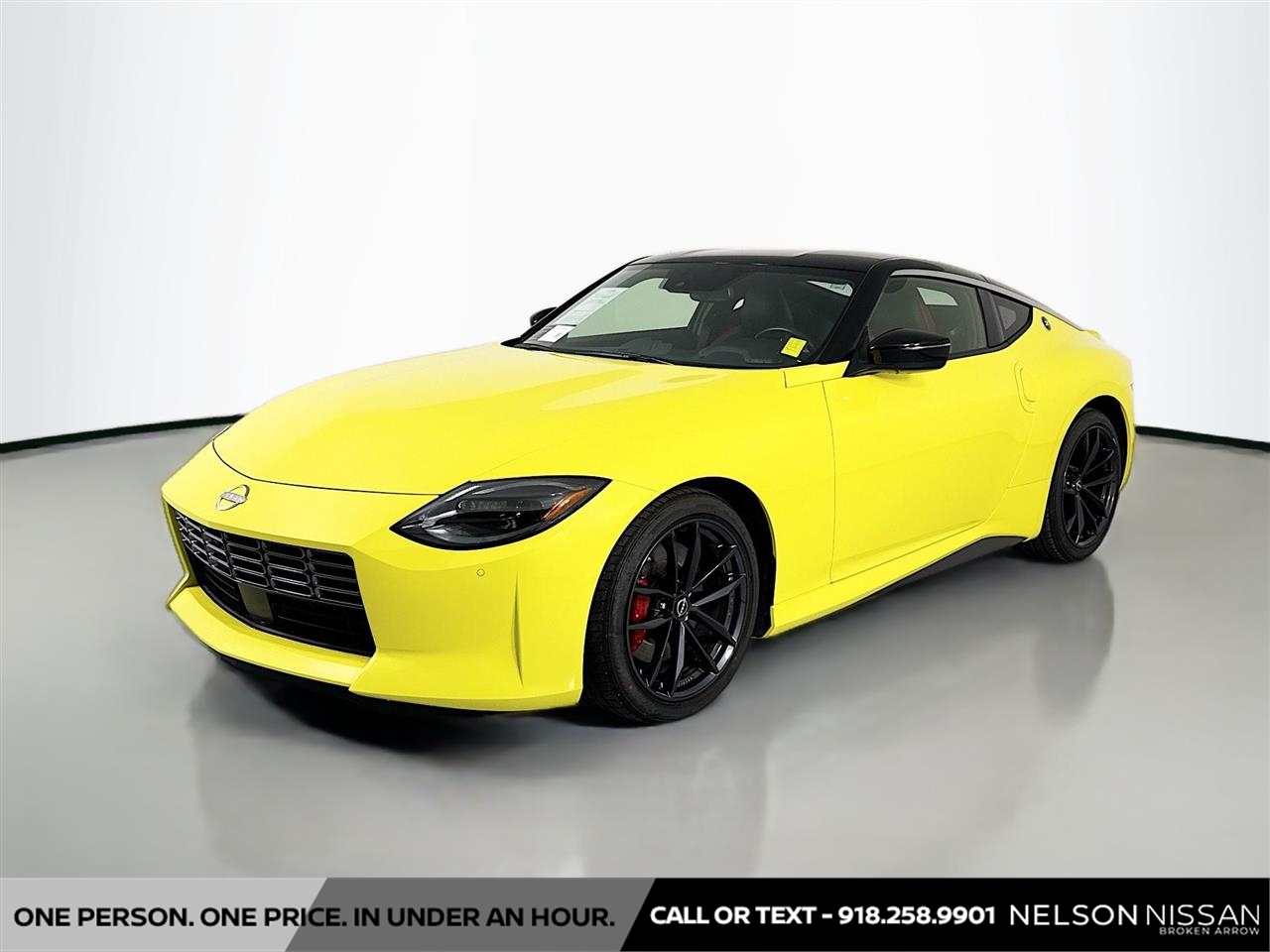CPO Ikazuchi Yellow Pearl Tricoat/Super Black 2024 Nissan Z