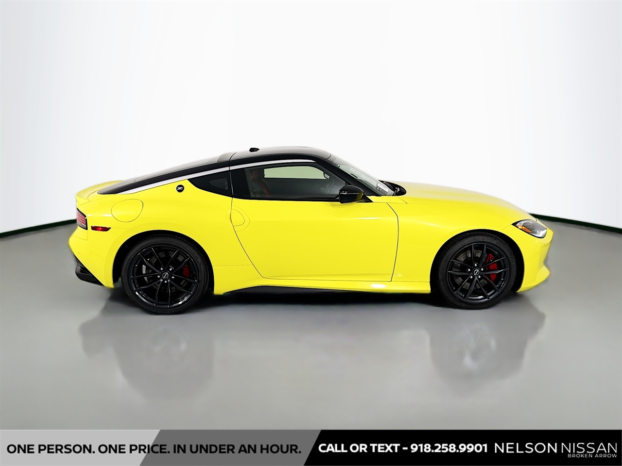CPO Ikazuchi Yellow Pearl Tricoat/Super Black 2024 Nissan Z