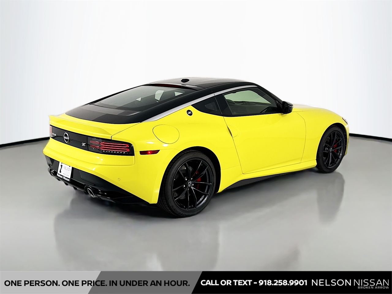 CPO Ikazuchi Yellow Pearl Tricoat/Super Black 2024 Nissan Z