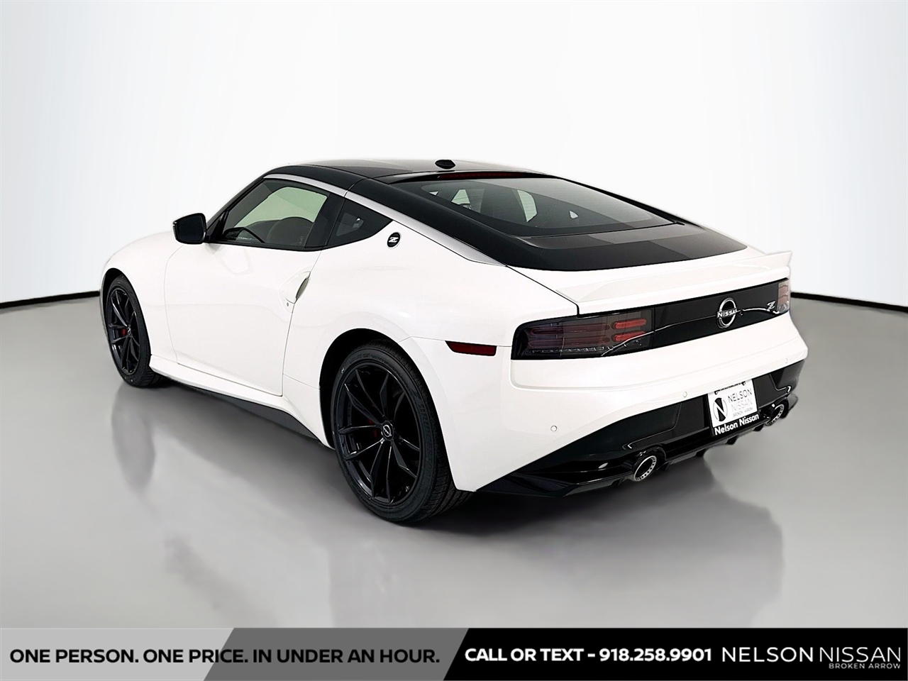 New Pearl White Tricoat/Super Black 2025 Nissan Z