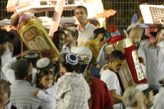 Boston Celebrates Simchat Torah