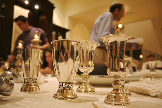 Shabbat How-To: Make a Festive Shabbat Table