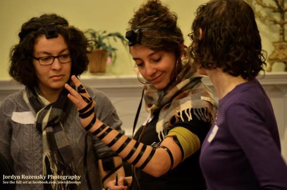 Jews About Town: Keshet's Tefillin Workshop 