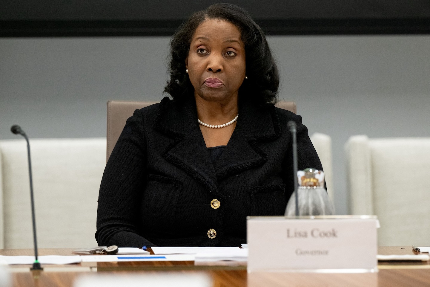 Trump will Spitzenbeamtin der Federal Reserve, Lisa Cook, entlassen.
