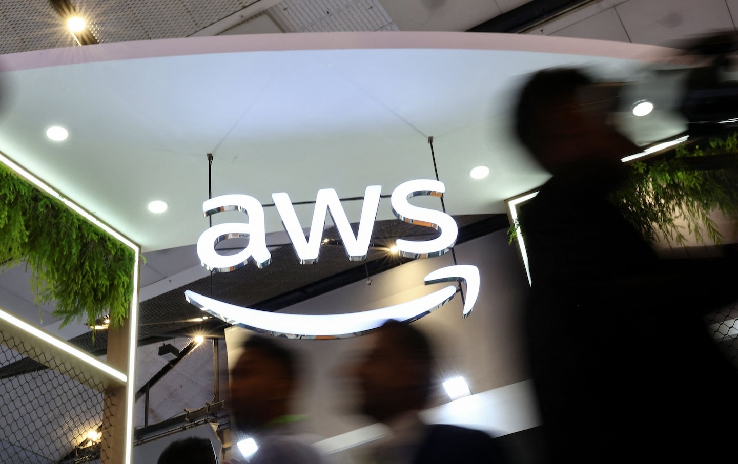 Amazon Web Services outage triggers major internet disruption worldwide