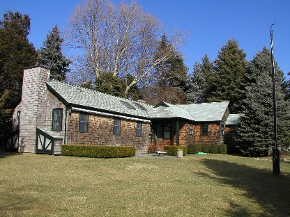 41 N Menantic Road, Shelter Island
