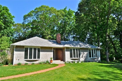148D North Ferry Road, Shelter Island