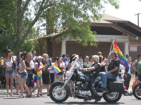 pride_dykes_on_bikes_2