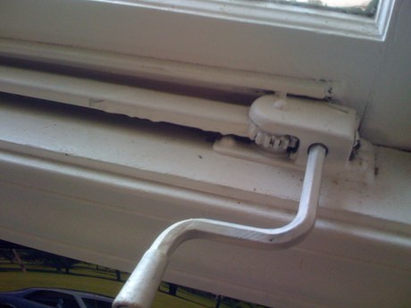 widow hand crank