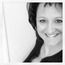 <b> Kiersten Bender</b><br/>educativos, optimista, bilingües, acentos informativos,